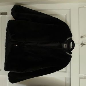 OVERSIZED FAUX FUR BLACK JACKET